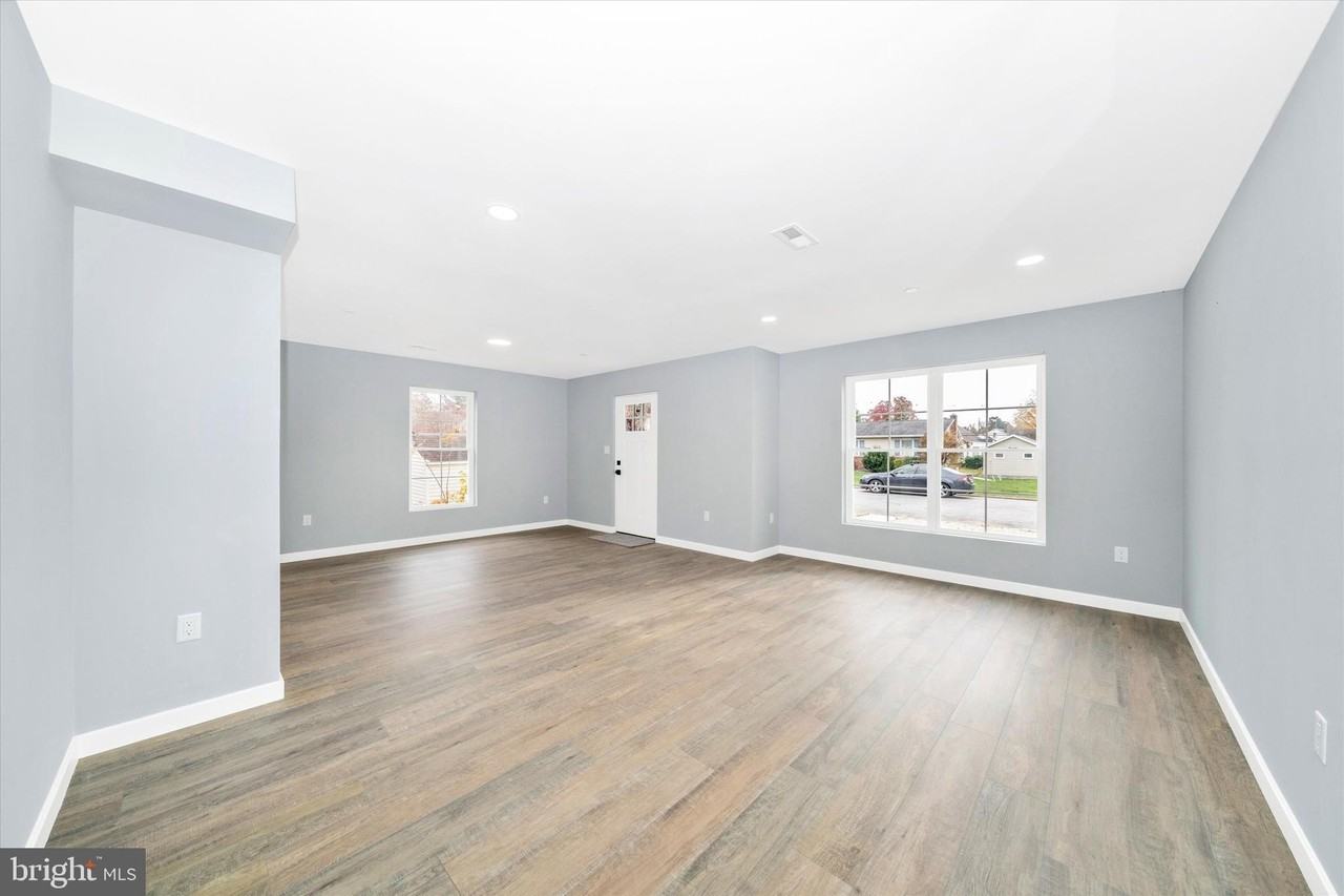 17410 Gay St - Photo 5 of 28