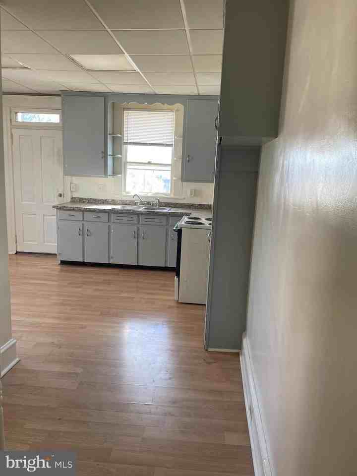 648-650 N MULBERRY Street - Photo 3 of 9