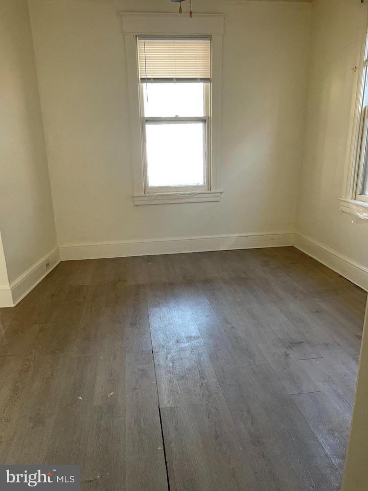 648-650 N MULBERRY Street - Photo 4 of 9