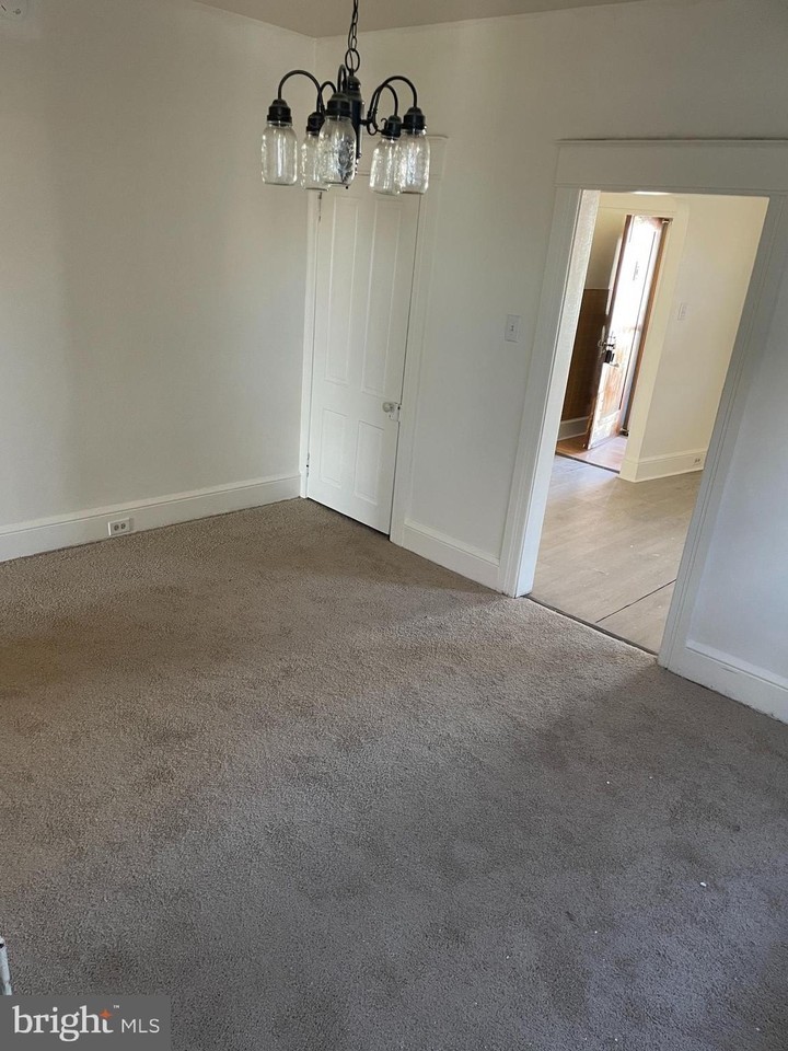 648-650 N MULBERRY Street - Photo 5 of 9