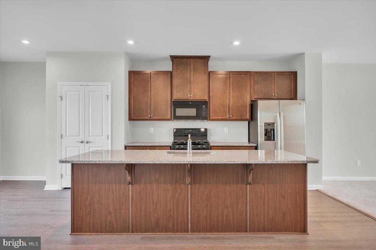 40 Hamilton Ct - Photo 5 of 22