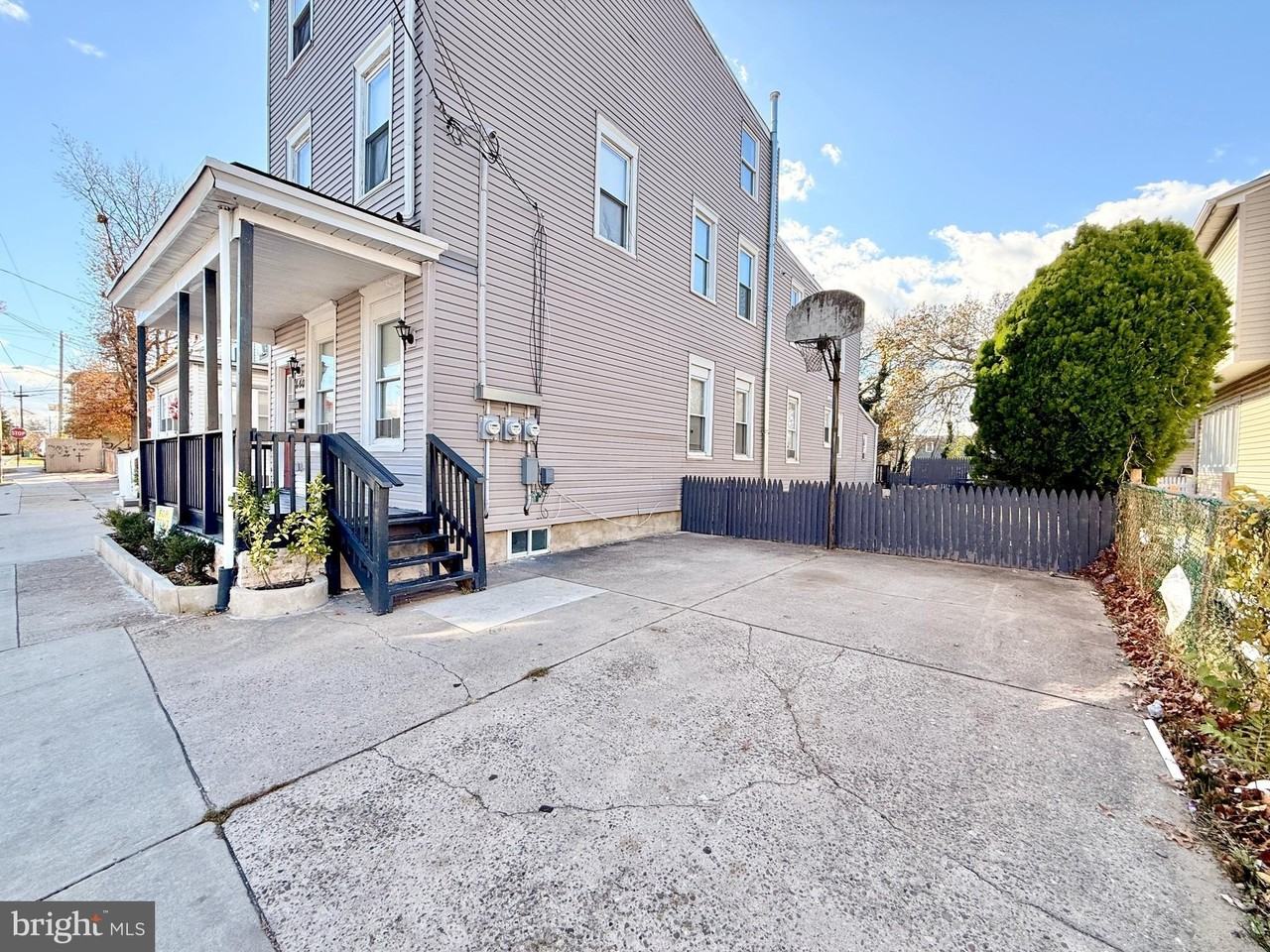 840 Cumberland Street #1stFL - Photo 2 of 27