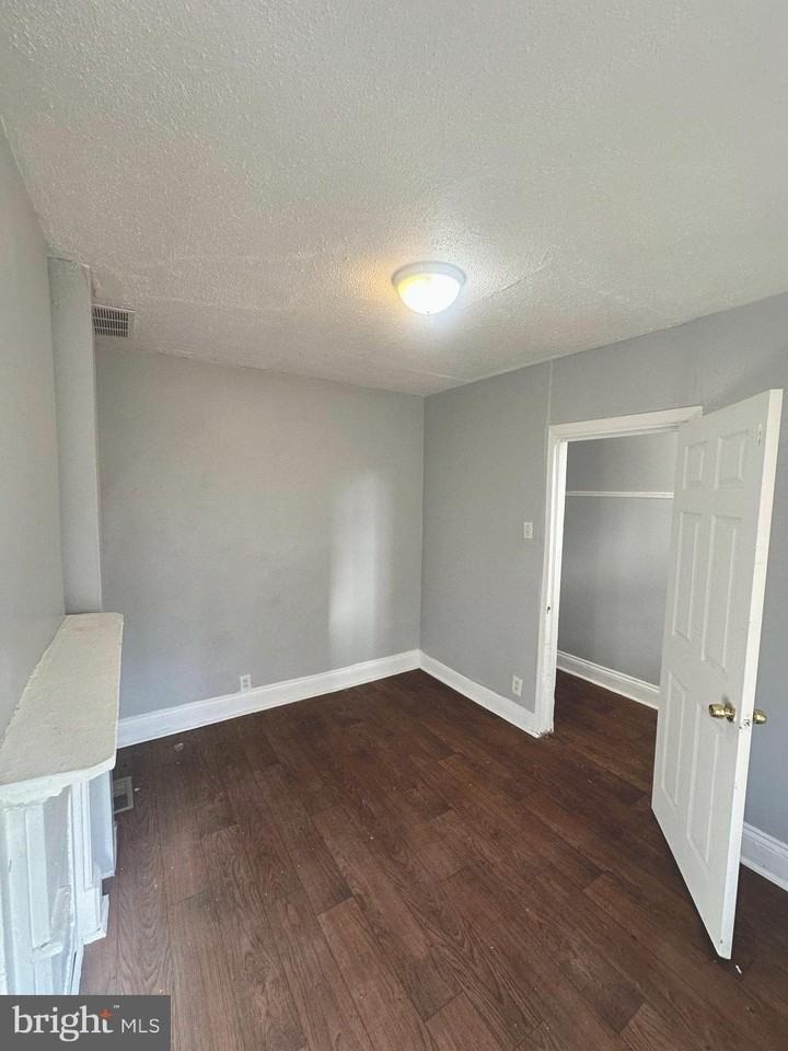 30 Asbury St - Photo 3 of 10