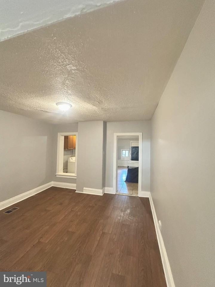 30 Asbury St - Photo 5 of 10