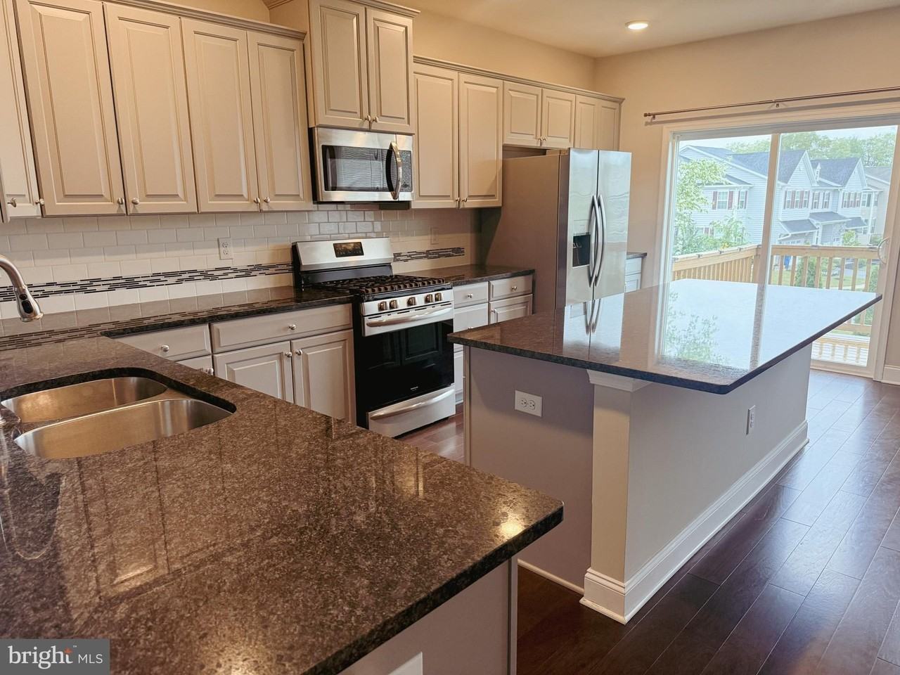 1101 Hights Farm Road North - Photo 2 of 38