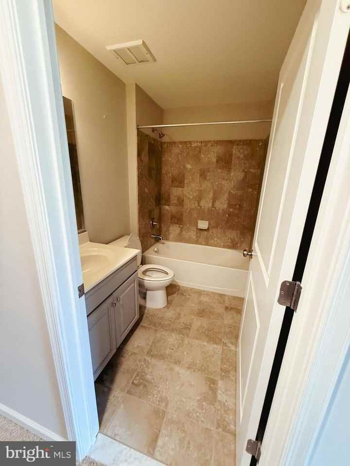 1101 Hights Farm Road North - Photo 6 of 38