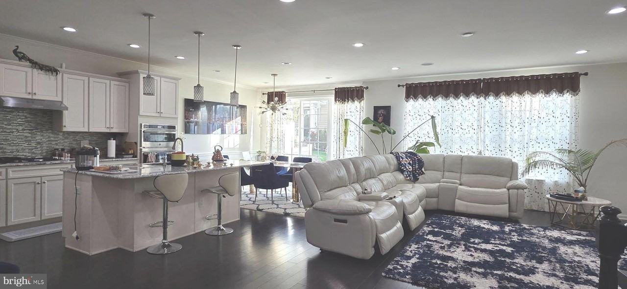 39 Periwinkle Drive #9 - Photo 3 of 22