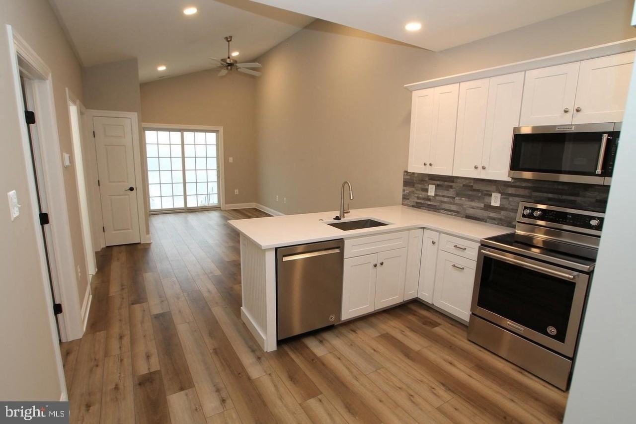 301 Edgeboro Dr Apt 2 #2 - Photo 3 of 14