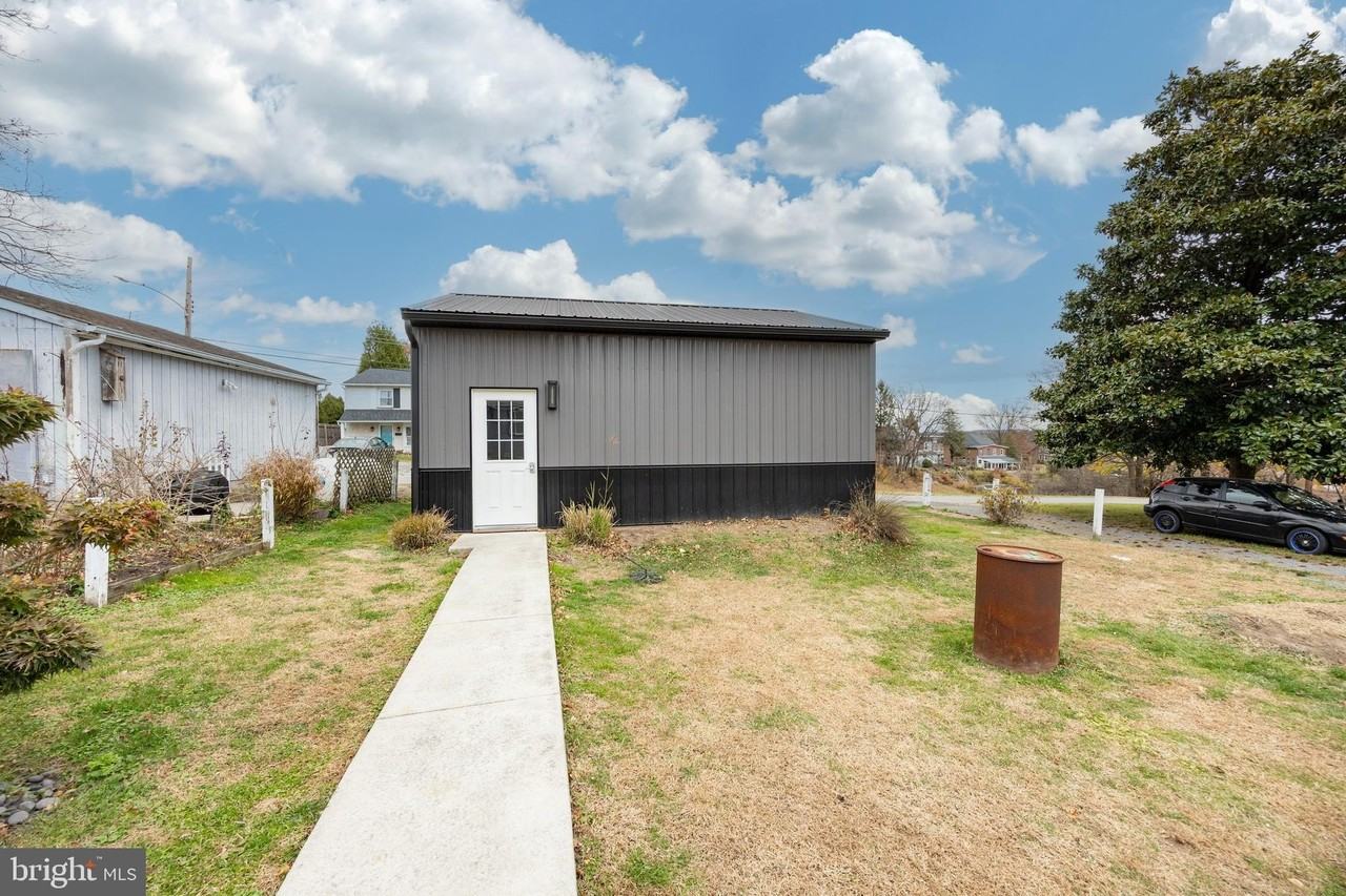 313 Chestnut St - Photo 5 of 38