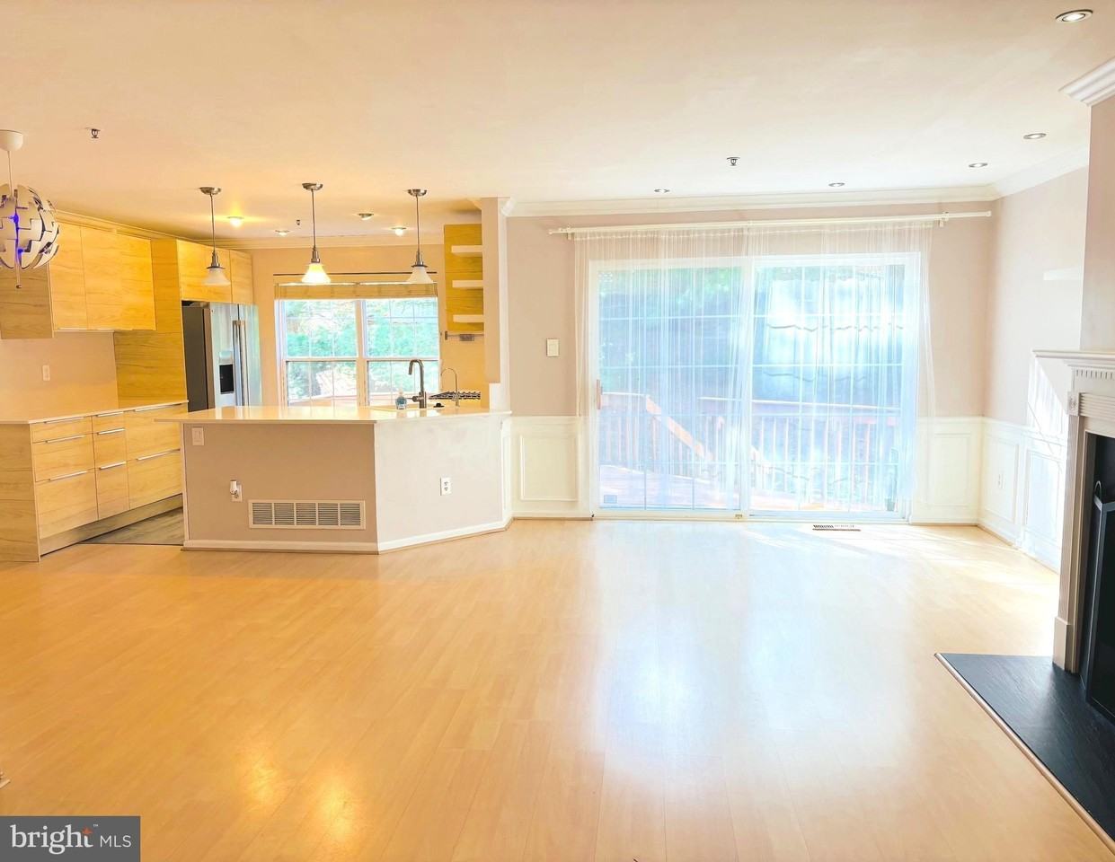 9 Essex Court - Photo 2 of 27