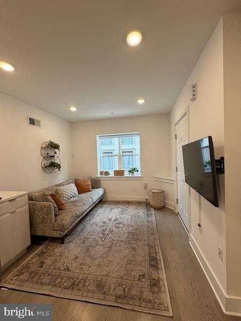 2006 Cambridge Street #A - Photo 4 of 17