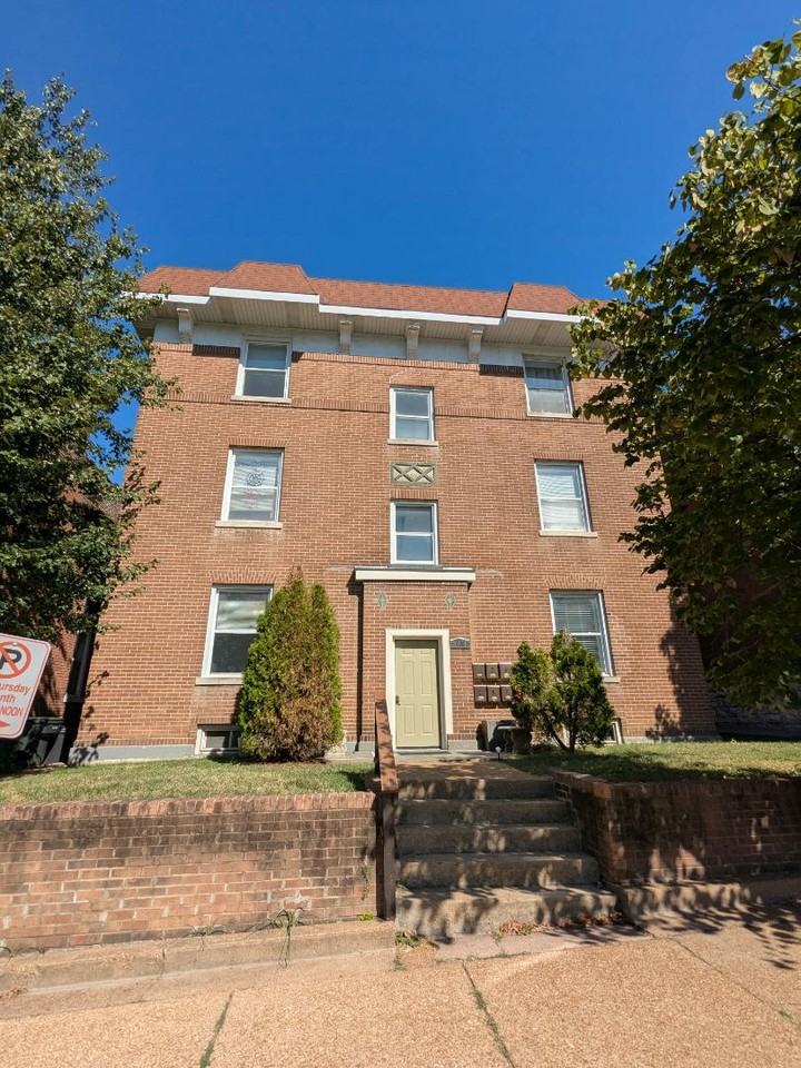 3911 Castleman - Photo 2 of 8