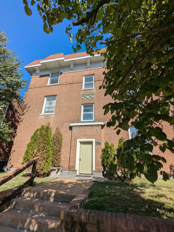 3911 Castleman - Photo 3 of 8