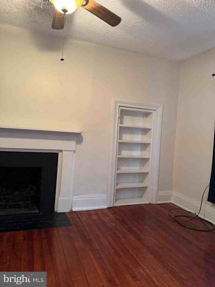 113 E Main St Apt 4 #4 - Photo 6 of 8