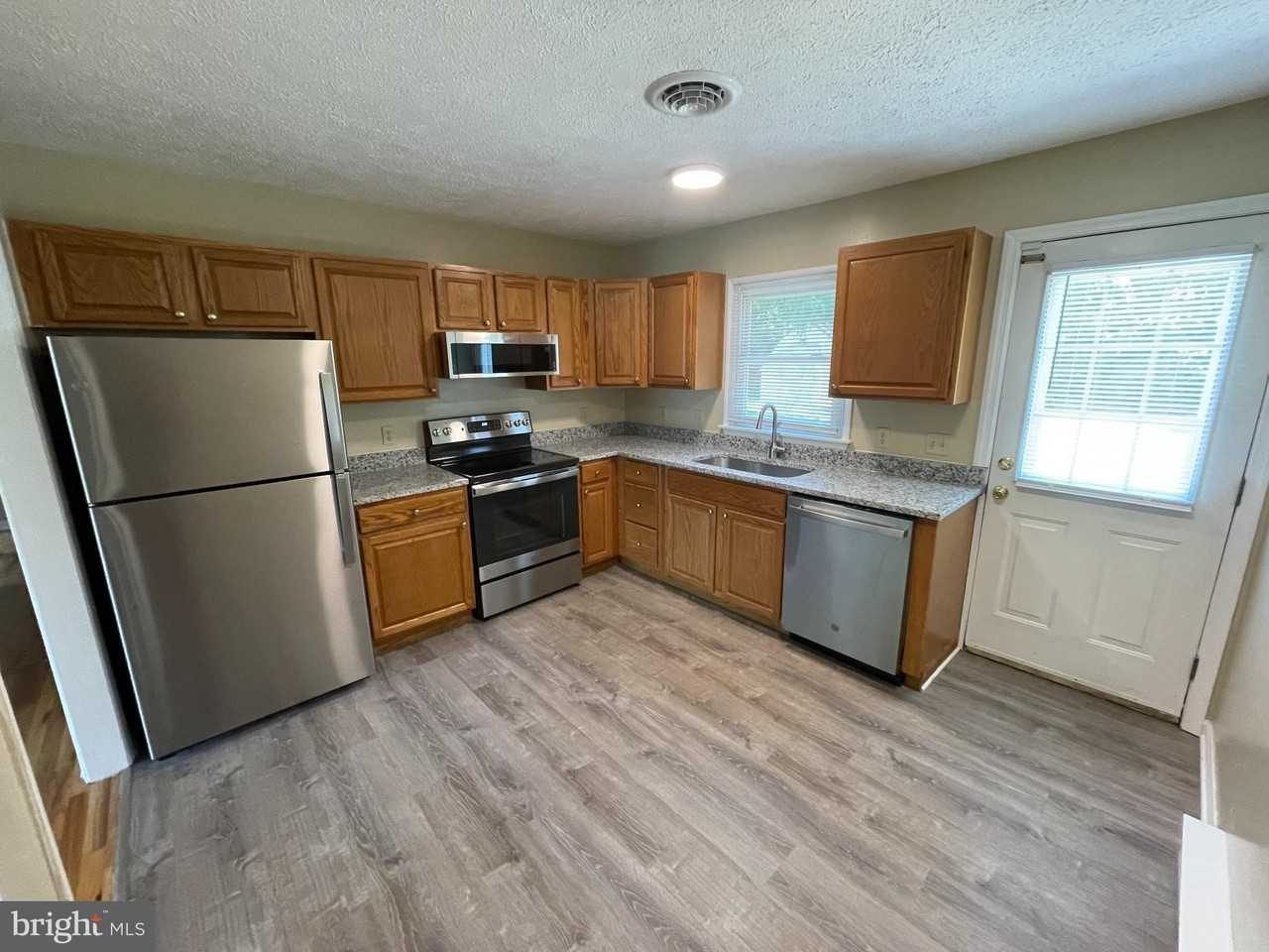 121 Longstreet Avenue - Photo 5 of 17