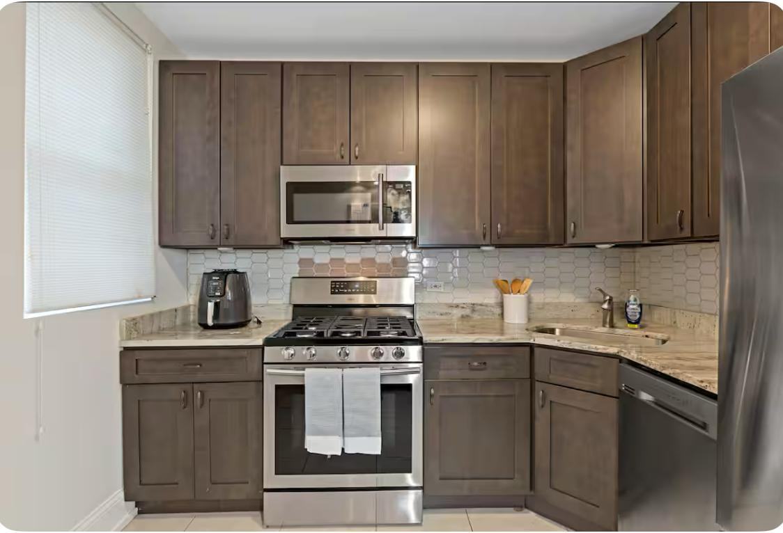 5536 S King Dr Apt 1 - Photo 6 of 20