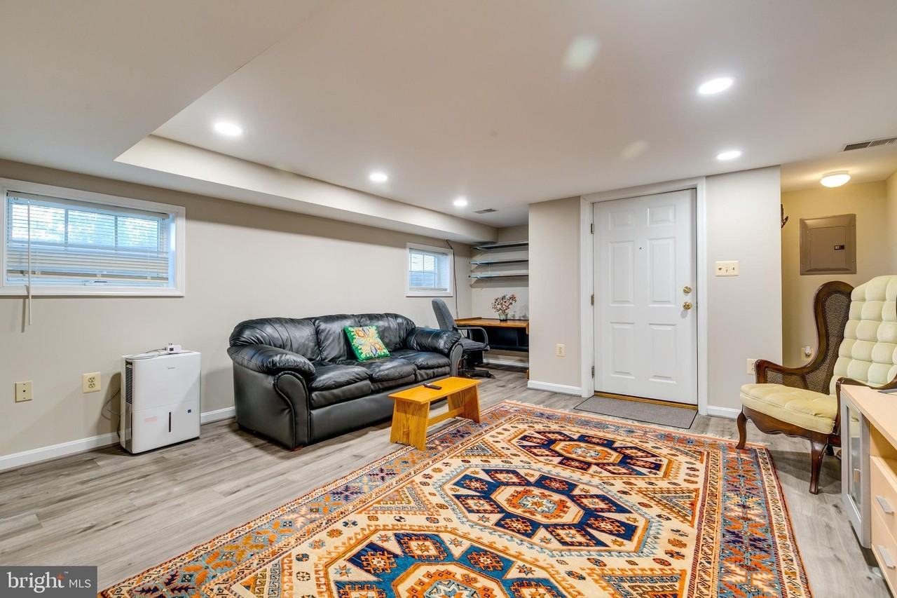 12400 Bennett Road - Photo 4 of 27