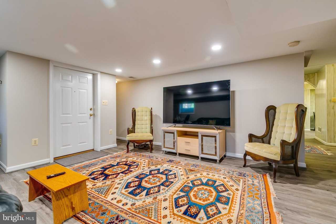 12400 Bennett Road - Photo 5 of 27