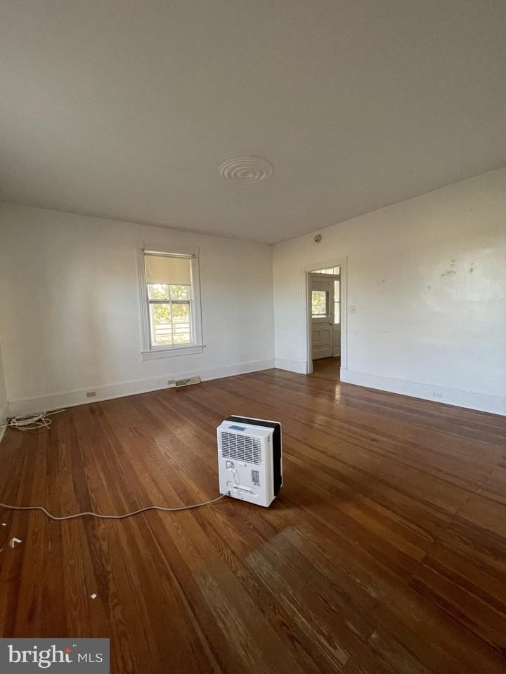 12441 Ambassador Lane - Photo 4 of 21