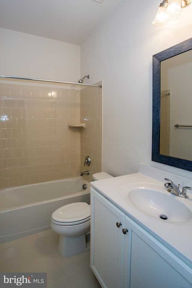 23187 Hampton Oak Ter - Photo 3 of 39