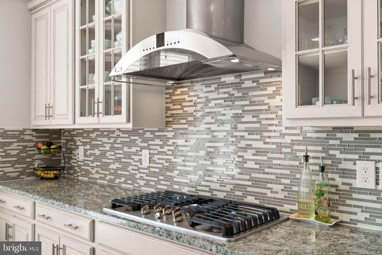 23491 Epperson Sq - Photo 2 of 50