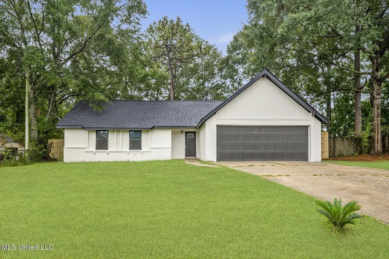214 W Lakewood Dr - Photo 2 of 20
