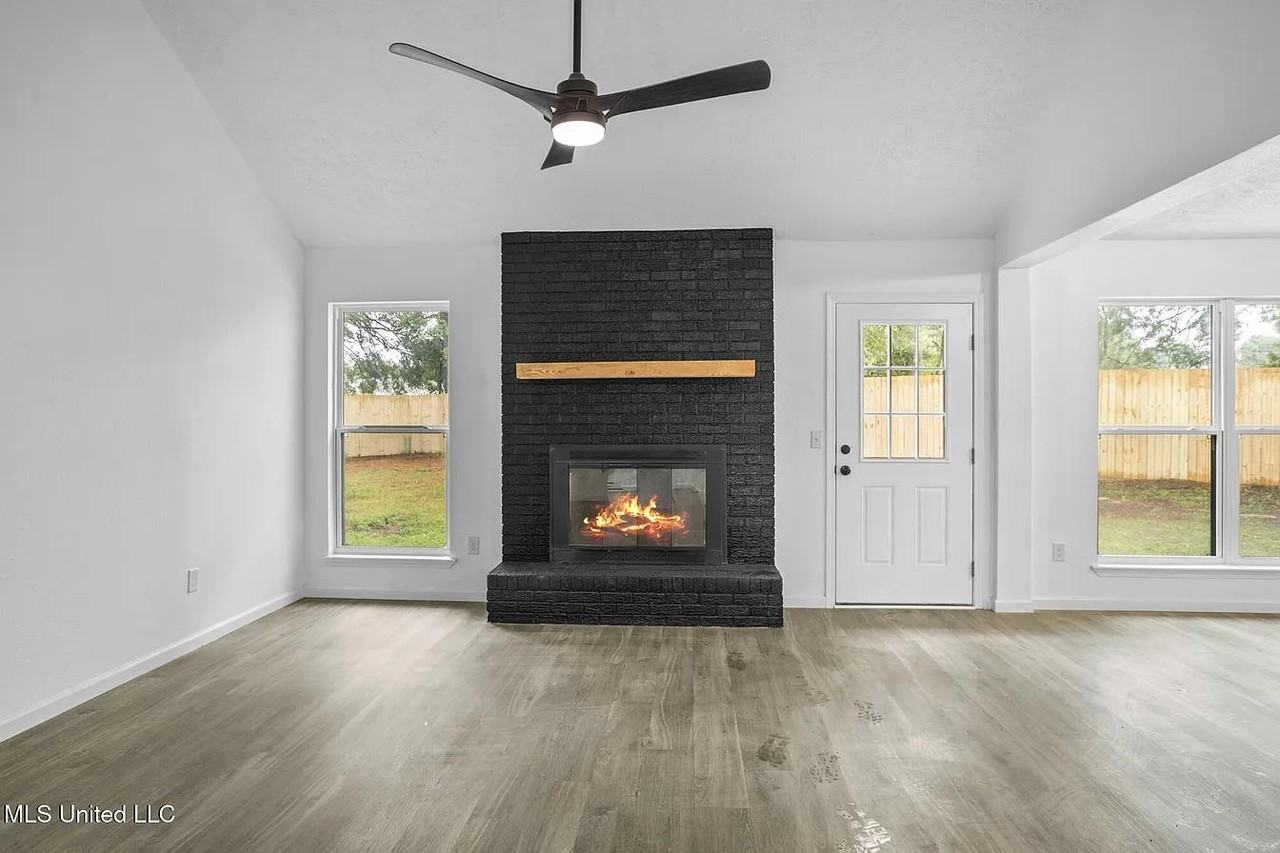 214 W Lakewood Dr - Photo 3 of 20