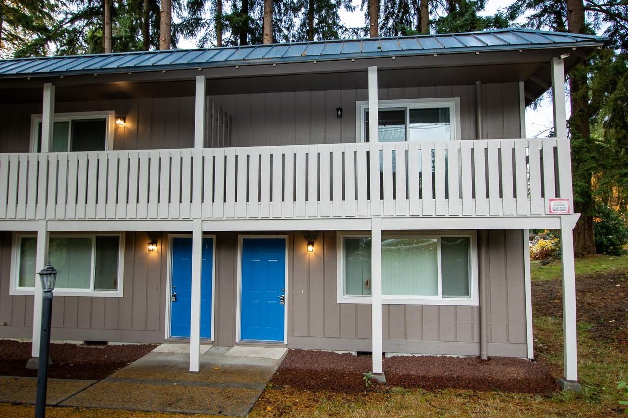 403 43rd Ave SW - Photo 2 of 5