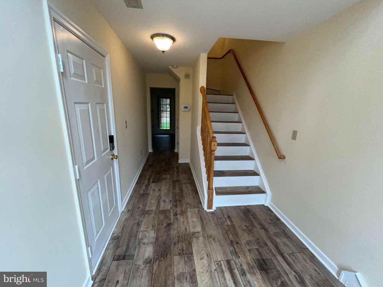 401 Donelson Loop - Photo 4 of 17