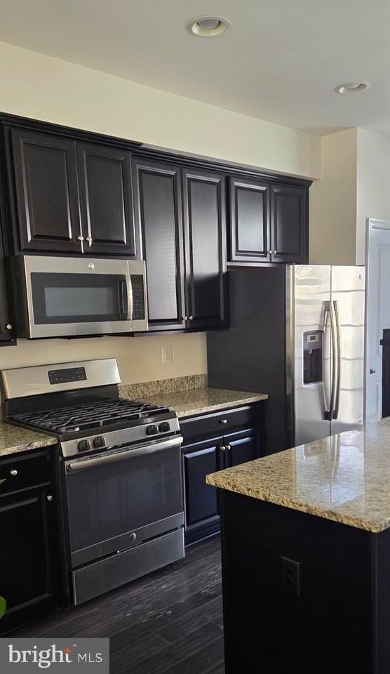 320 Rolling Valley Dr - Photo 2 of 12