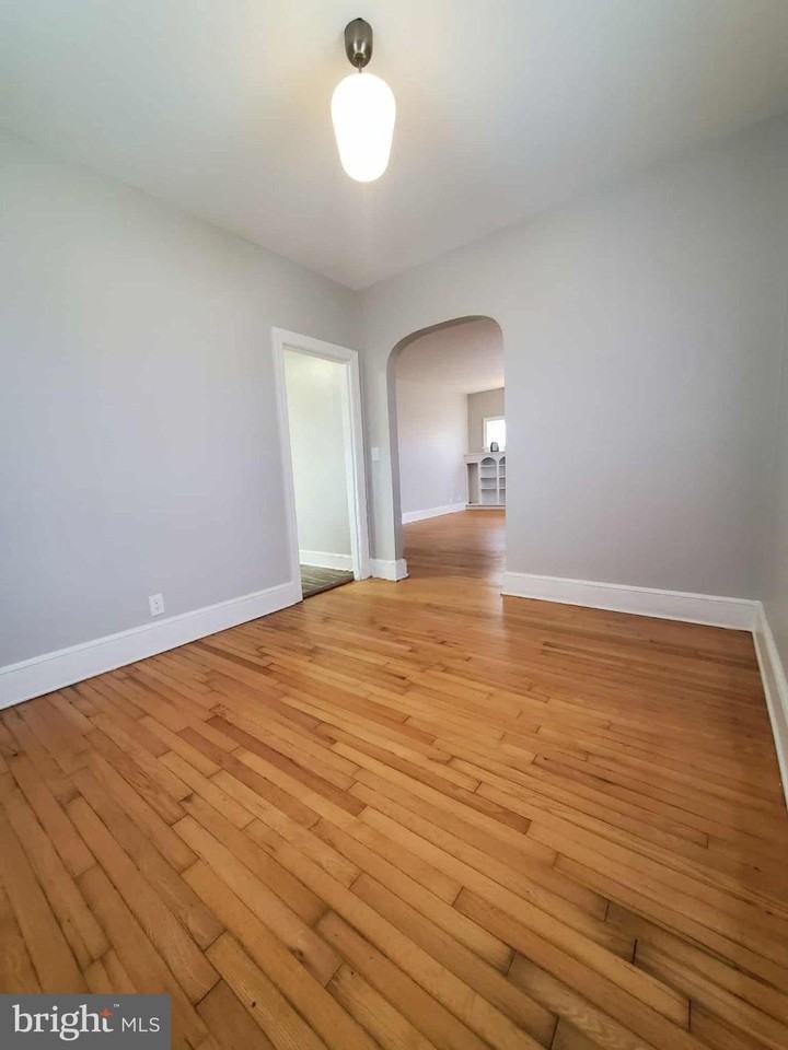 1905 Mimosa Street - Photo 5 of 13