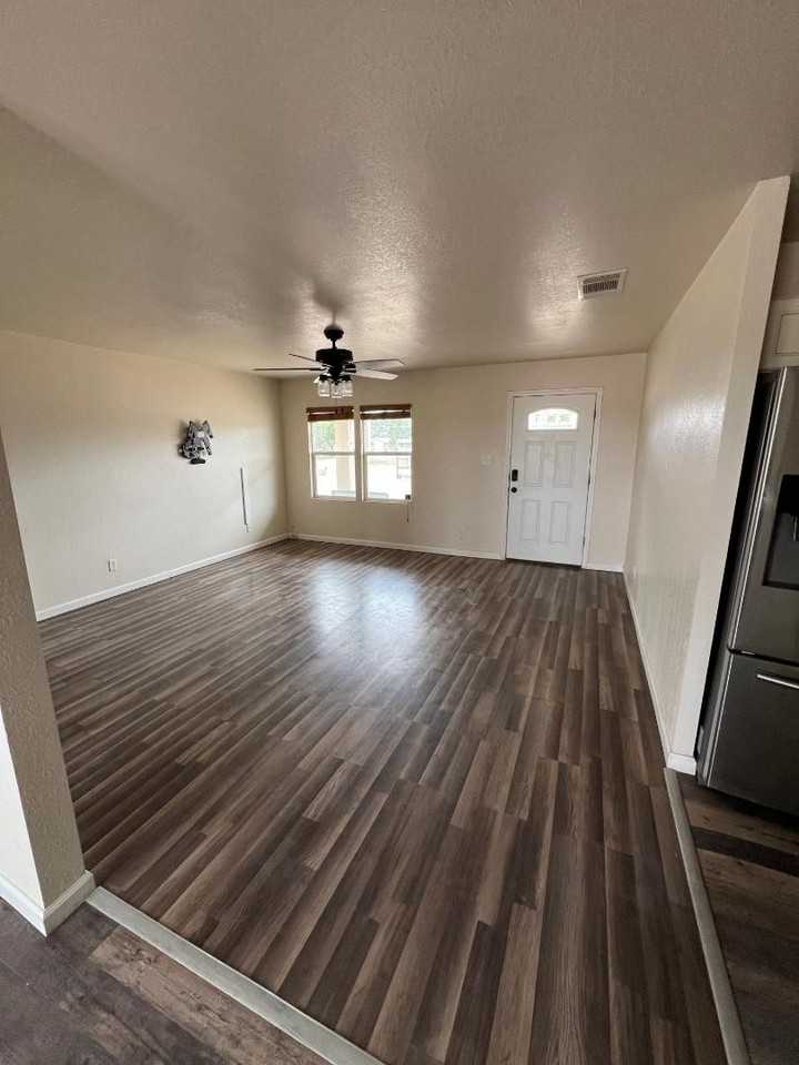 1174 Center Avenue - Photo 3 of 11