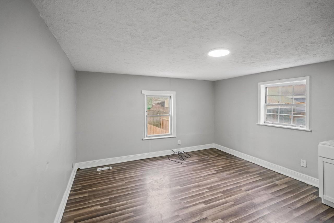 2989 Madison Ave - Photo 4 of 8