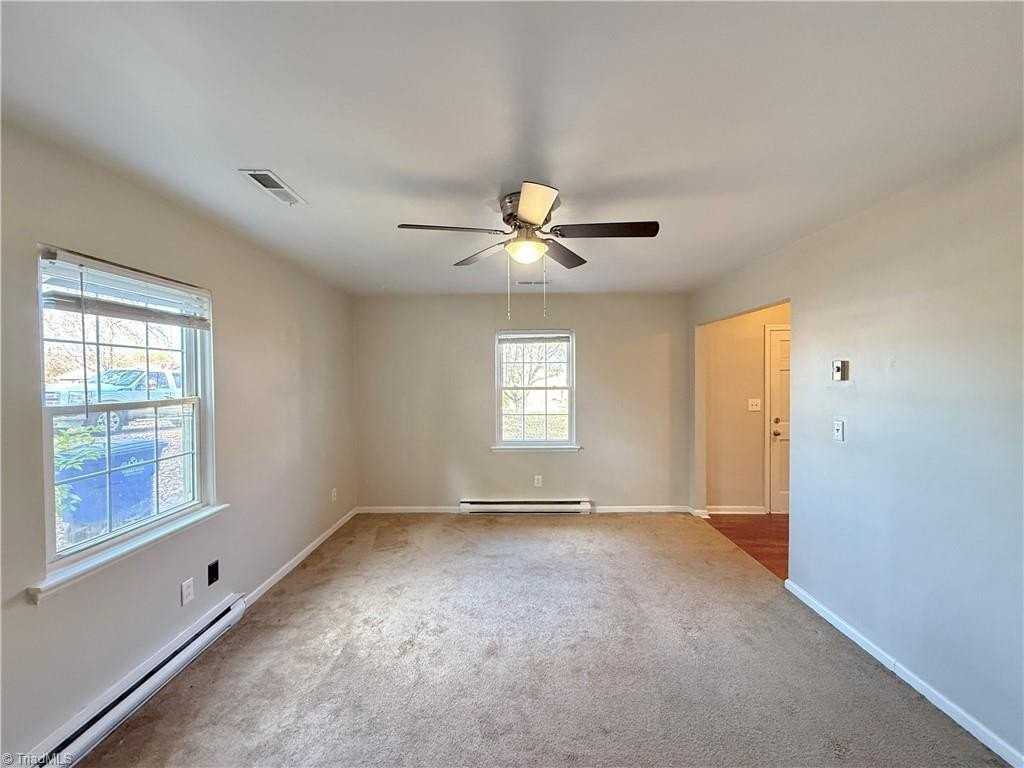 2770 Laguna Ave - Photo 5 of 16