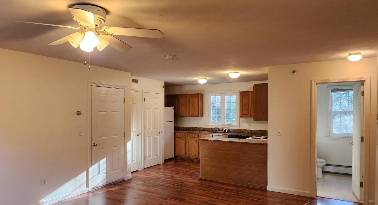 51 A whitehall rd - Photo 3 of 8