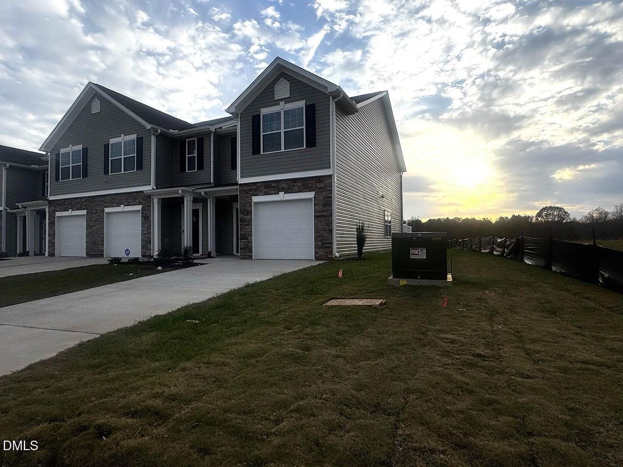 237 Canopy Dr - Photo 2 of 39