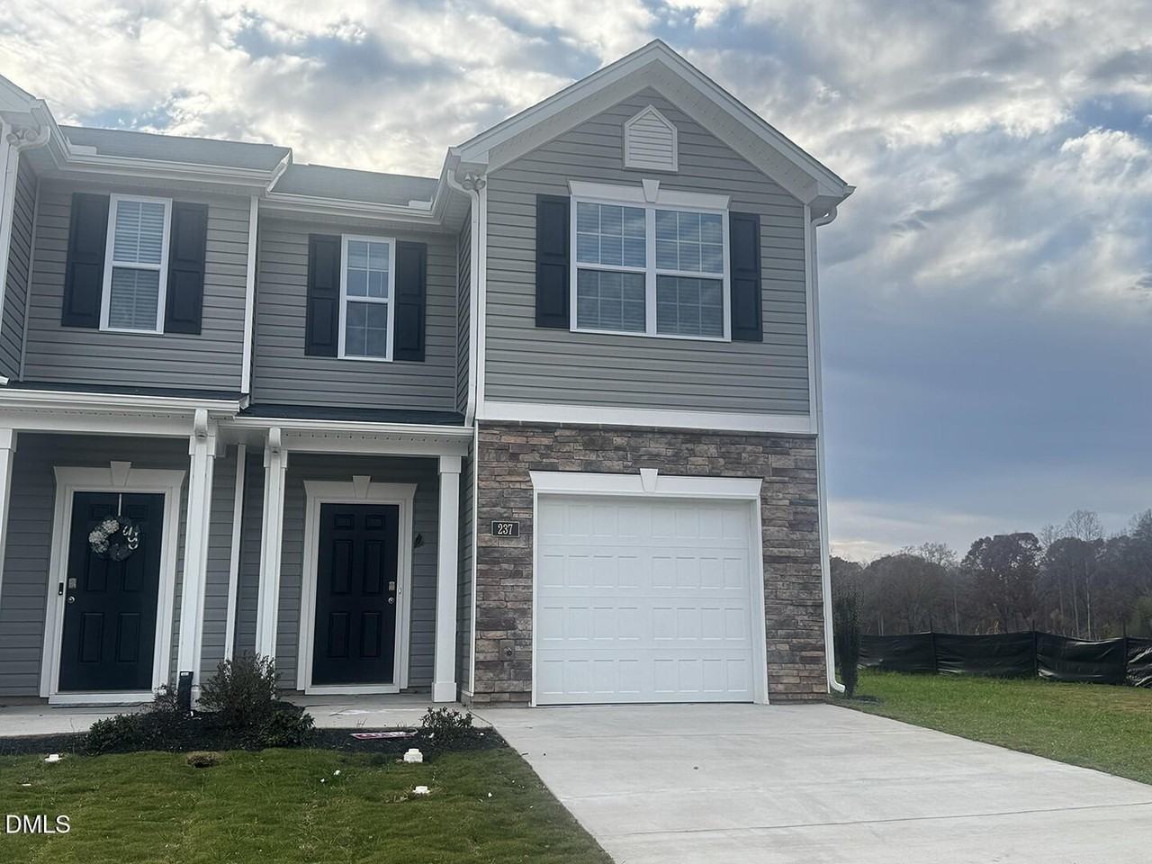 237 Canopy Dr - Photo 3 of 39