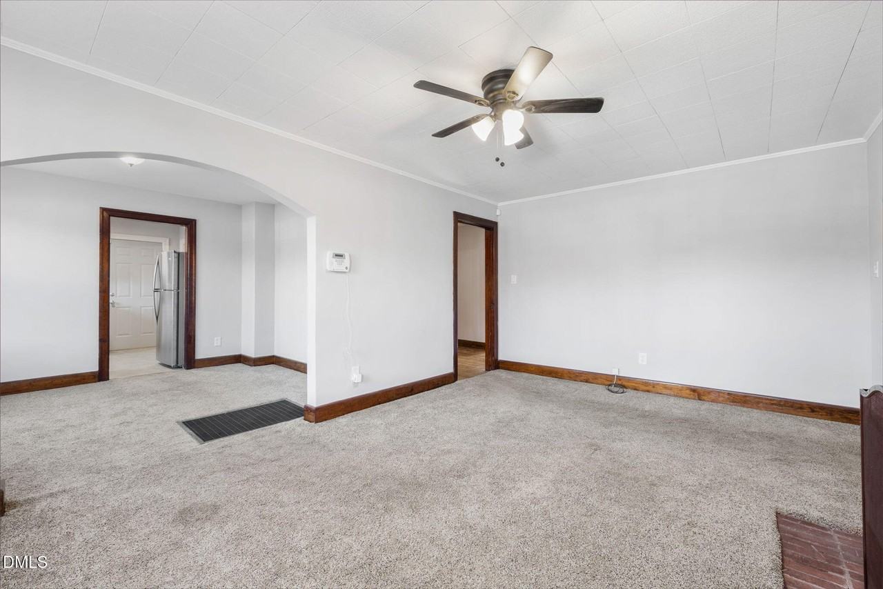 109 Lincoln Ct - Photo 6 of 27