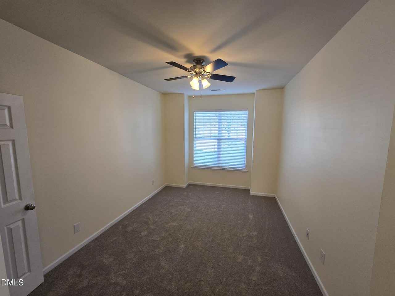 912 Garden Square Lane - Photo 5 of 28