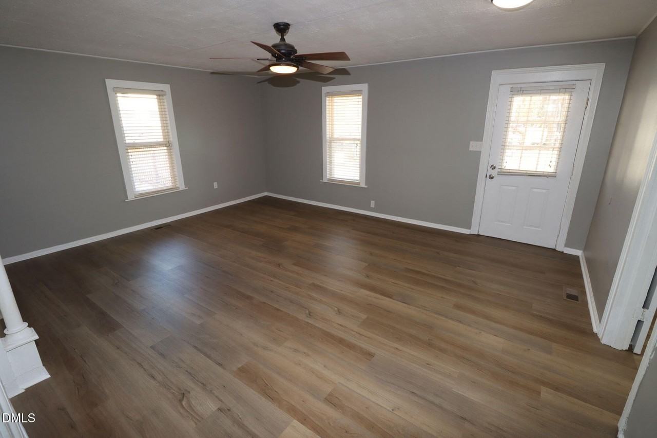 110 Emory St - Photo 7 of 22