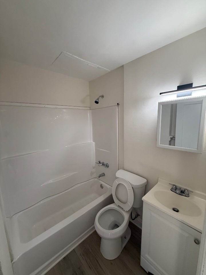 15 Washburn Ave - Photo 5 of 9