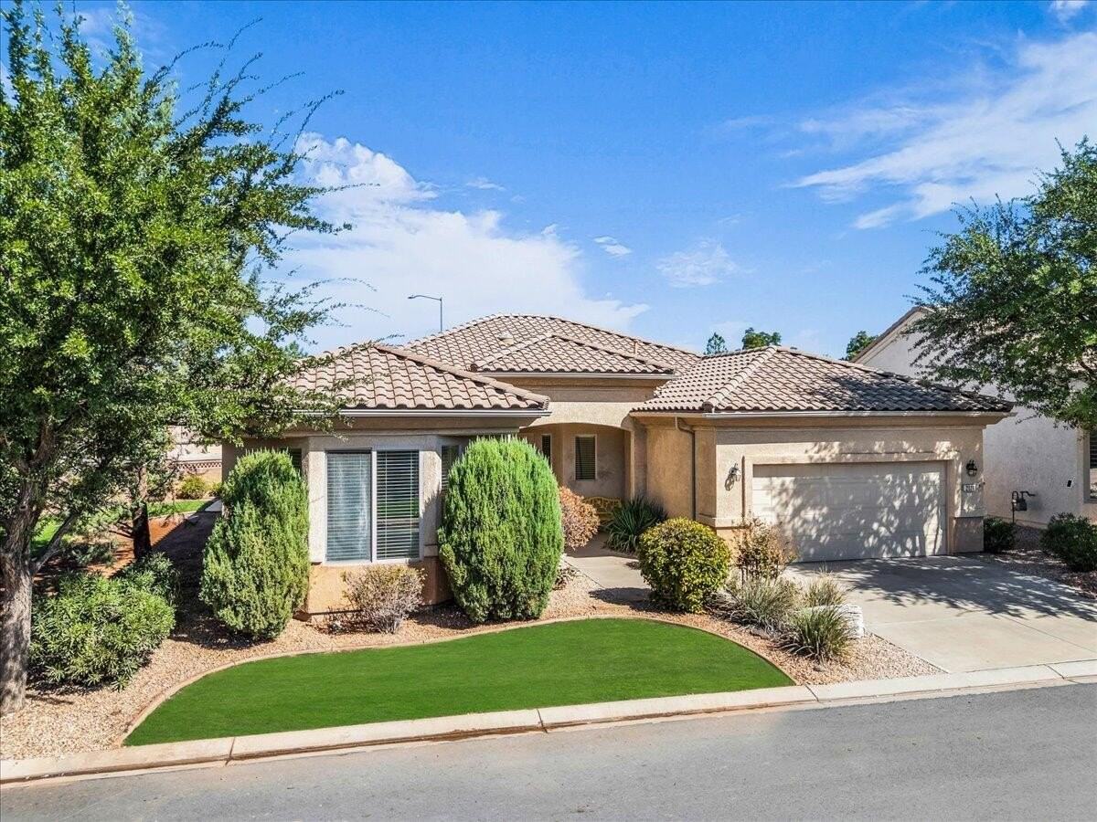 2034 W Sunstar Cir - Photo 2 of 22