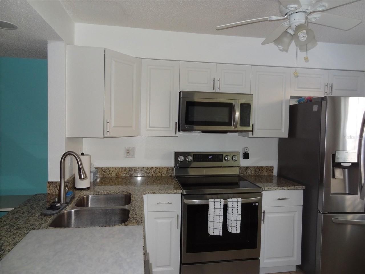 11135 Carriage Hill Dr #3 - Photo 6 of 26