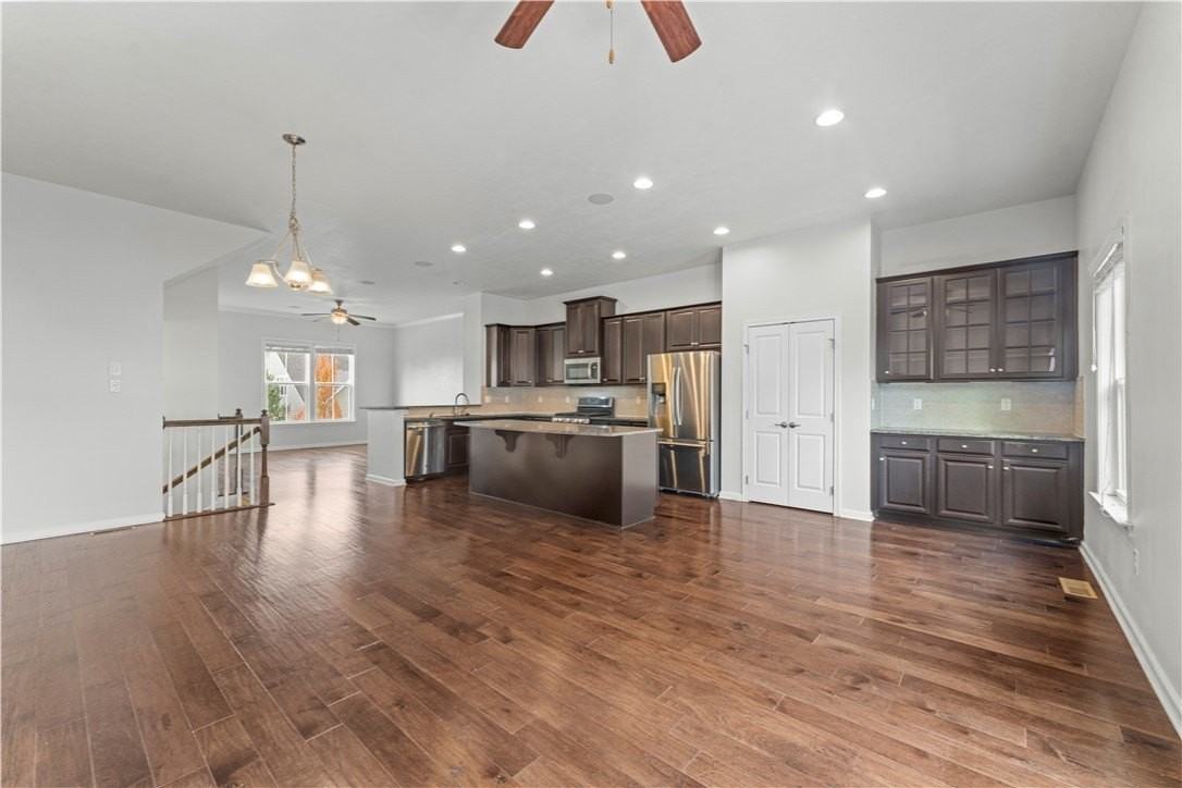 818 Oneida Cir - Photo 7 of 45