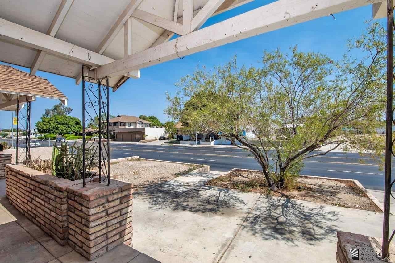 632 S 4th Ave - Photo 2 of 15