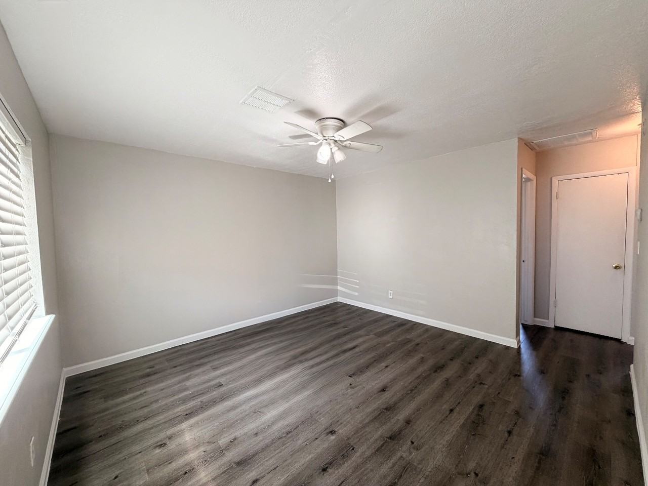 3737 E 27th Pl - Photo 2 of 8