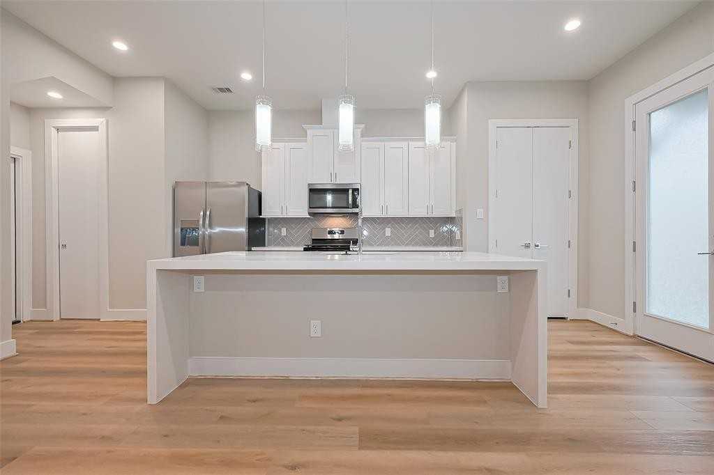 8113 Esther Acres Ln - Photo 2 of 10