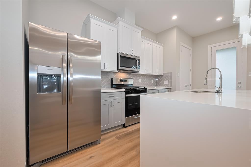 8113 Esther Acres Ln - Photo 4 of 10