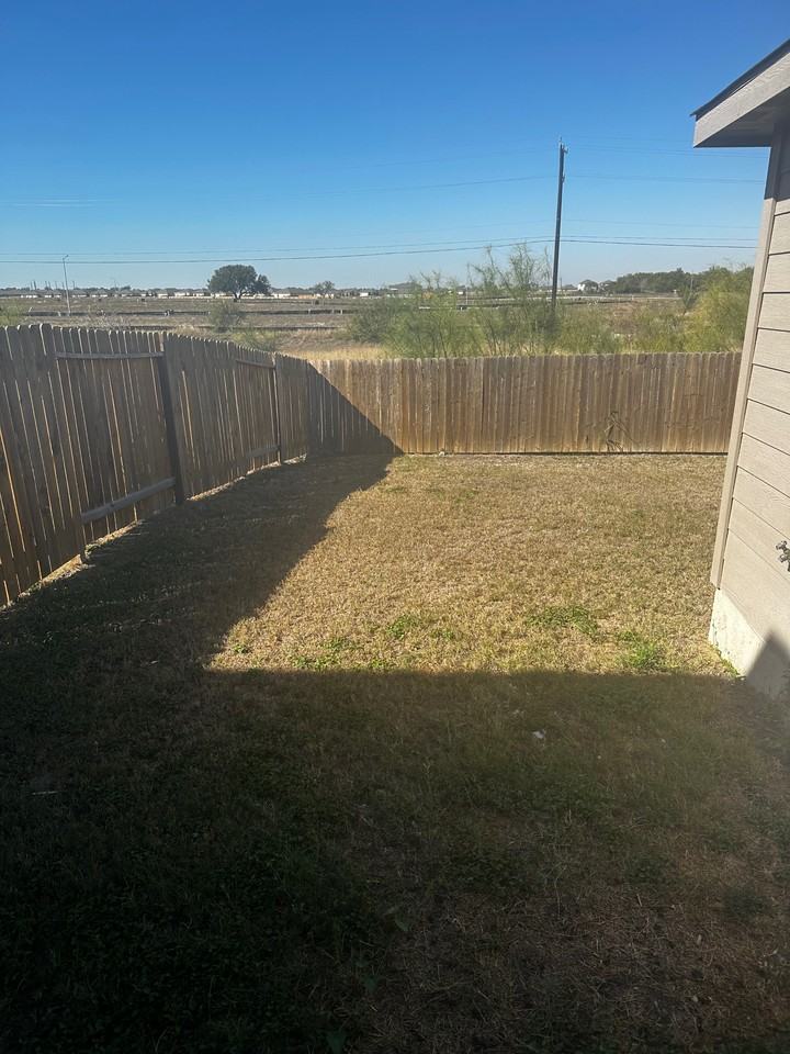 15027 Harbor Lndg - Photo 5 of 50