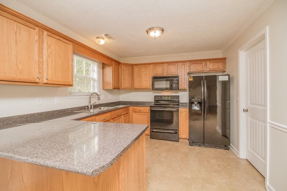 3155 Hardwood Dr - Photo 6 of 17